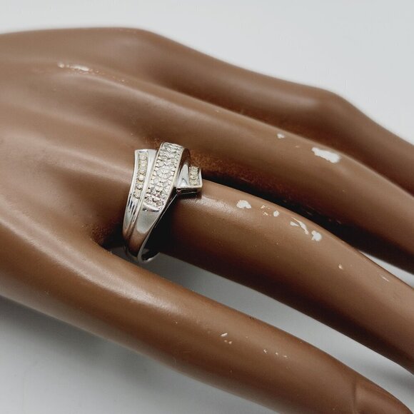 10k White Gold Diamond Ribbon Crossover Wrap Style Band Ring Sz. 7 - Picture 8 of 12